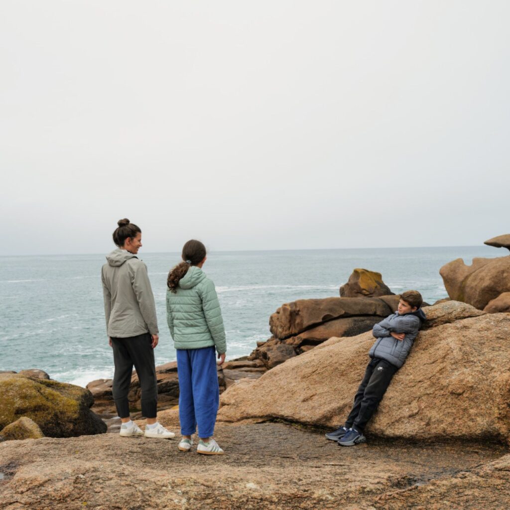 Ploumanac'h - Enfants sur les rochers